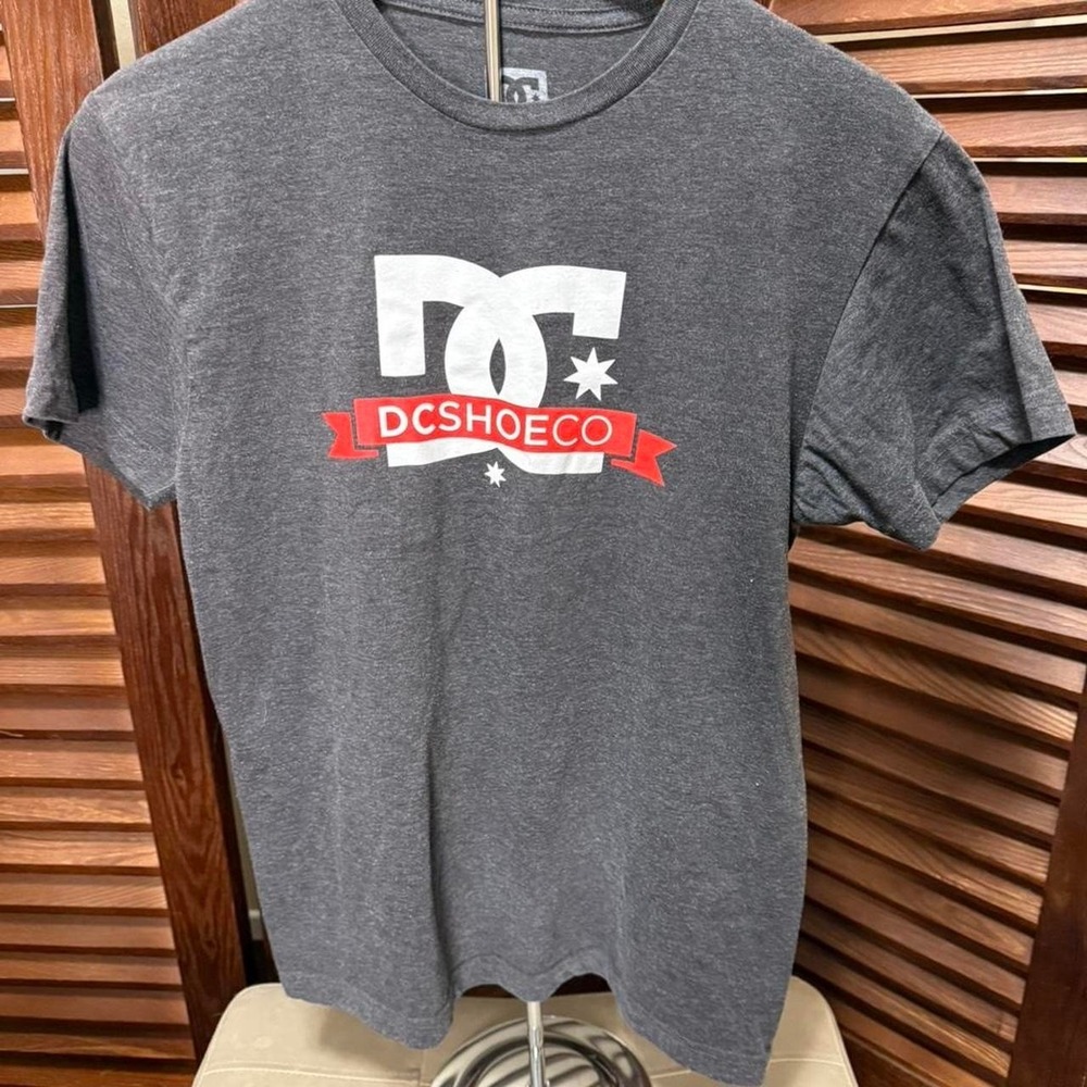 Grey DC Shoes skater tee men's size M